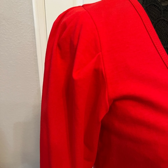 Karl Lagerfeld, square neck, 3/4 sleeve top with signature patch. Size small - Picture 4 of 8